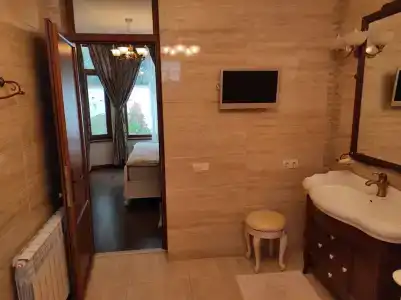 Ялтинский дворик - 44