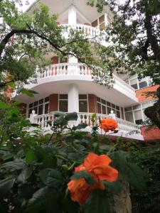  дом «Family House on Lazurnaya - 52