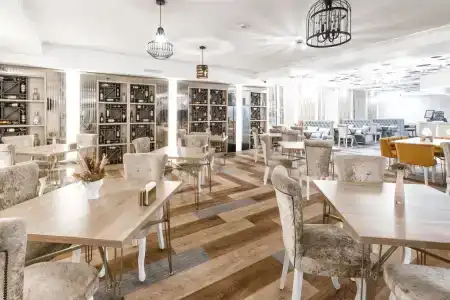Kamarooms Business & Spa - 5