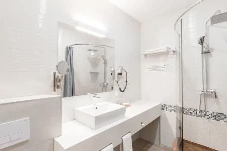 Kamarooms Business & Spa - 29