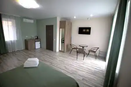 House 9 - 24