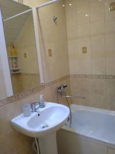 У Надежды - 20