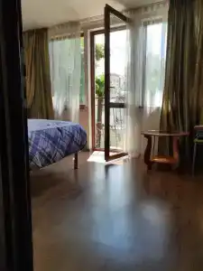 Ялтинский дворик - 63