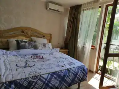 Ялтинский дворик - 56