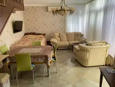 Ялтинский дворик - 73