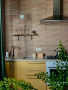 Уютный домик на берегу реки - 8