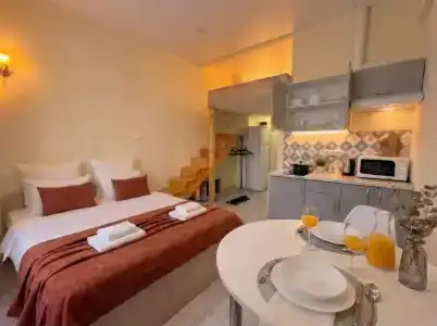 Metro Apartments - 110