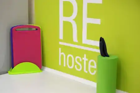 Re Hostel - 0
