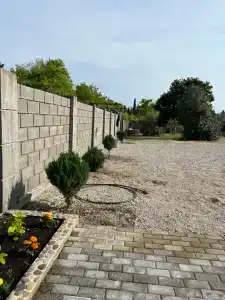 Family home - 25