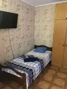 Тихий дворик в центре города - 22