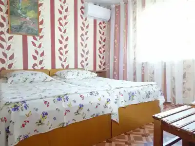 У Ларисы - 0