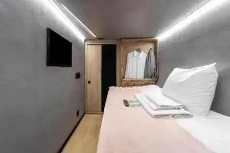 Capsule Dot Space 84 - 35