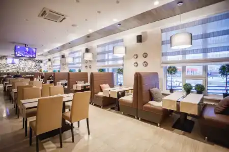 BISHOTEL - 4