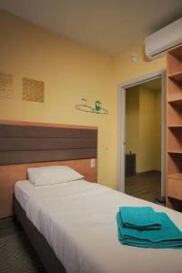 Elhostel - 174