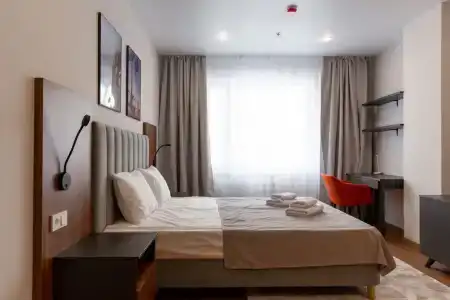 Avenue Apart - 9