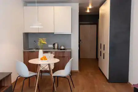 Avenue Apart - 14