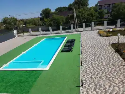 Nikos Plaza - 3
