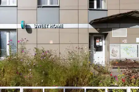 Sweet Home - 1