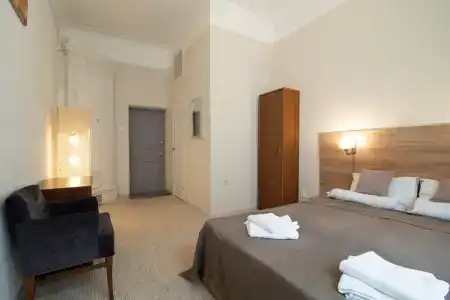 Jo Inn - 6
