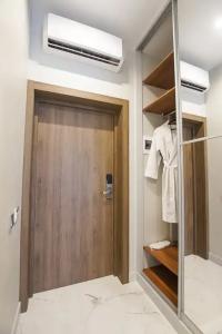The White Residence - 38