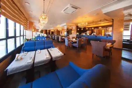Reston & Spa - 2