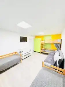 Hostel Party and Sun - 1
