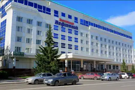 Нефтяник - 1