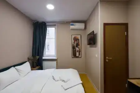 Uhotel - 19