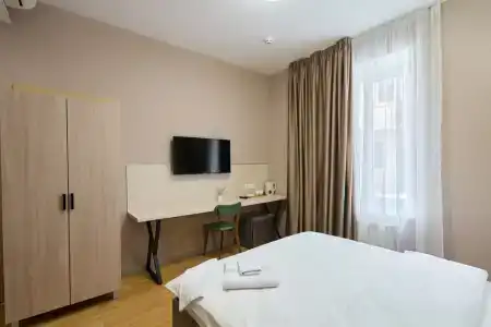 Uhotel - 24