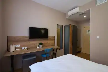 Uhotel - 26