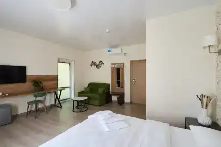 Uhotel - 45