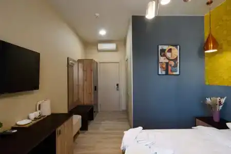 Uhotel - 57