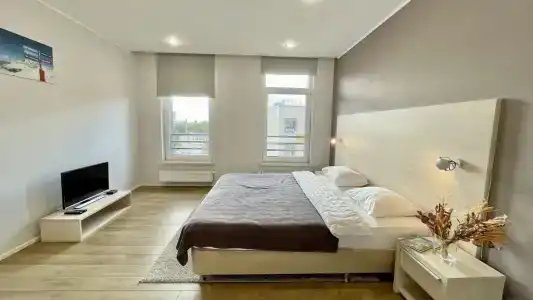 Avenue-Apart - 42
