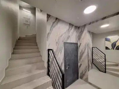 4 Avenue - 4