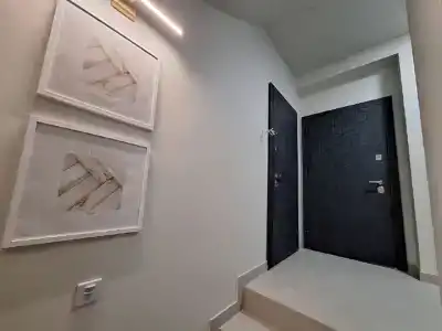 4 Avenue - 7
