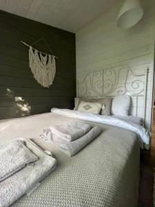 Уютный домик в ёлках - 8