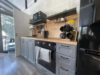 Уютный домик в ёлках - 6