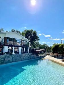 Cinema Capsula Dolphin Planet - 30