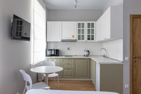 Karl House - 18