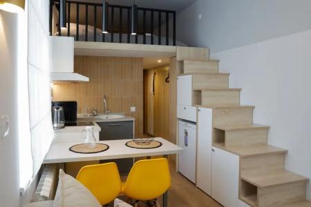 Karl House - 24
