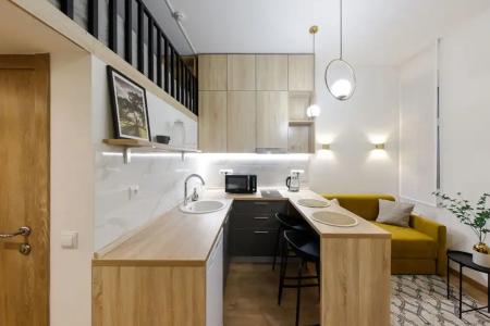 Karl House - 25