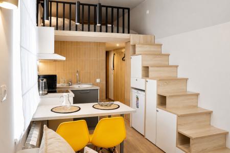Karl House - 24
