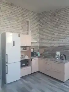 Hostelroof_vl - 1