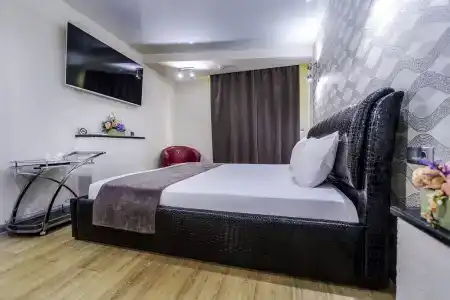 Алекс на Будапештской - 13