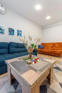 Rafaella - 129