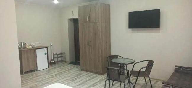 House 9 - 128
