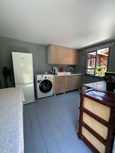 Good House - 12