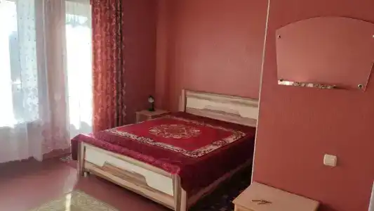 У Лары - 24