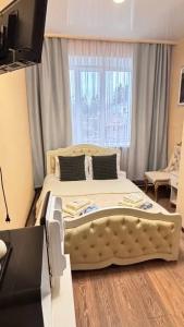Golden Rose - 99