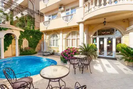 Грейс Наири - 2